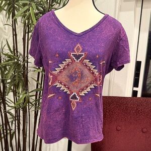 Gildan Purple Women's Tee with Geometric Design